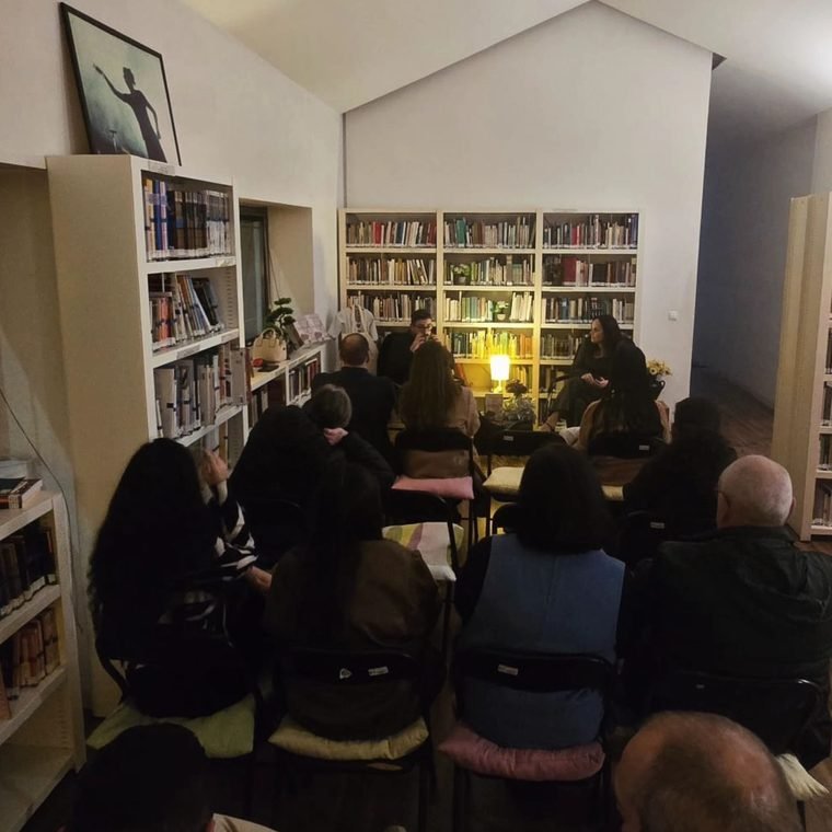 Manuela Pereira em evento literário